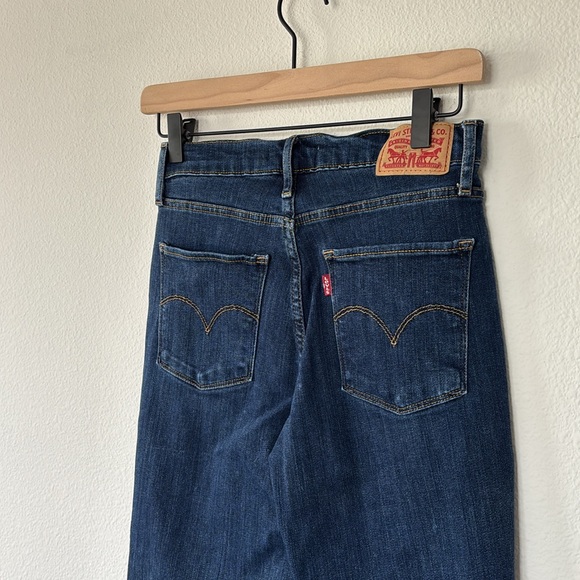 Levi’s 724 High Rise Straight Crop - Picture 7 of 7